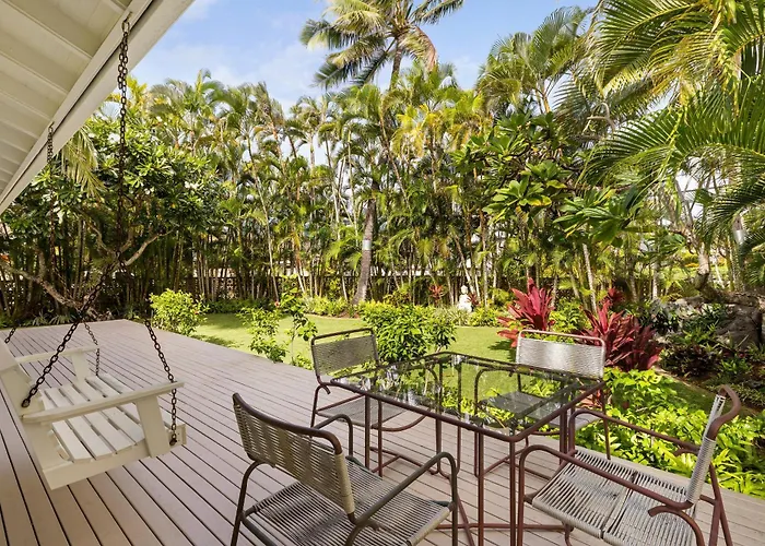 Upscale Kailua Getaway: Steps To Swim Beach!