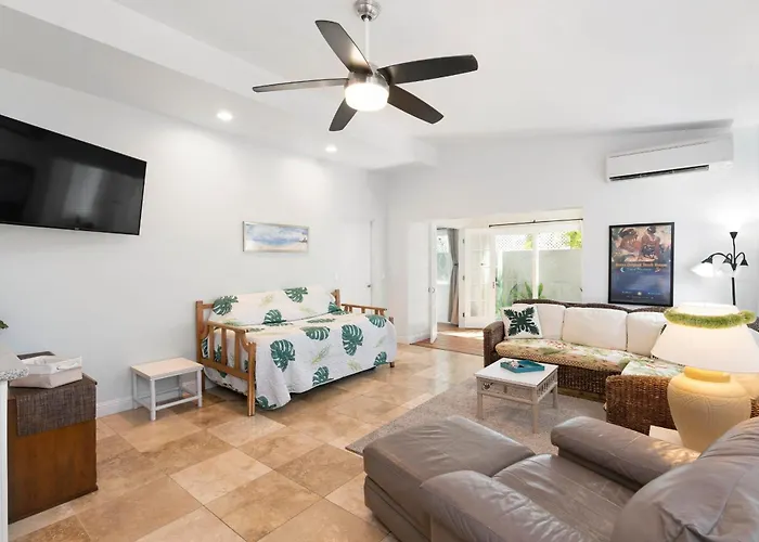 Stylish 1Br Apartment With Ac Full Kitchen & Wd - Just Steps To The Beach